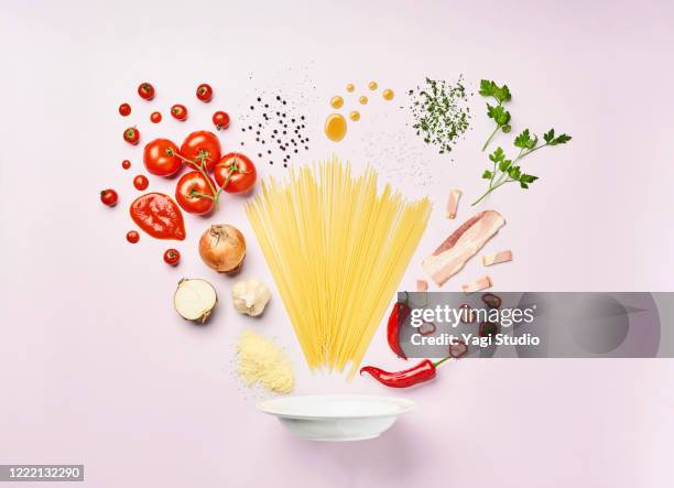 knolling style of italian pasta - arrangement fotografías e imágenes de stock