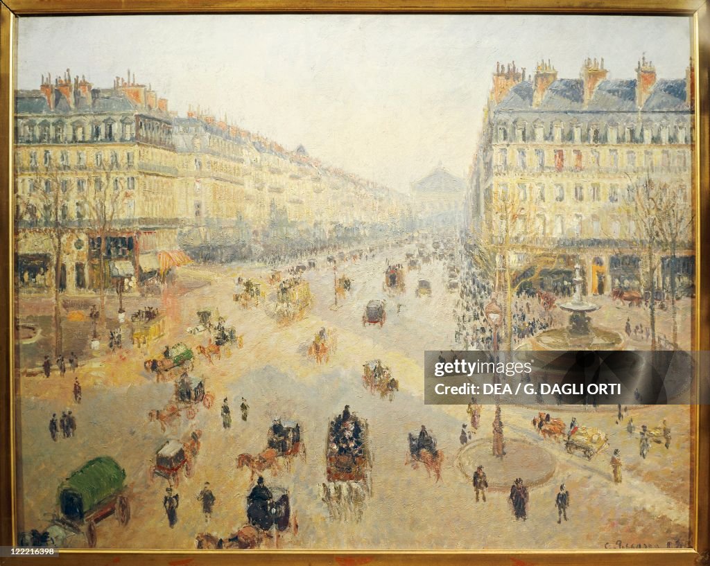 France, Rheims, Avenue de l'Opera in Paris