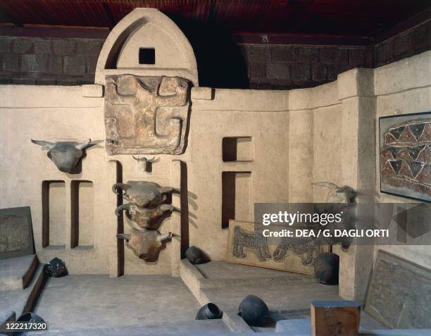 Prehistory, Turkey, Neolithic. Reconstruction of Catal Huyuk or Catalhoyuk sanctuary, 7th millennium b.C.
