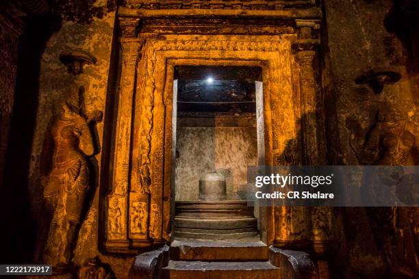 kailasa temple, ellora caves, india, unesco world heritage site. - antiker gegenstand stock-fotos und bilder
