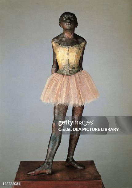 Hilaire-Germain-Edgar Degas , Little dancer aged fourteen, circa 1880. Bronze statuette.