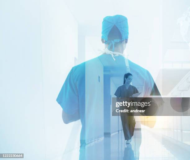 doble exposición de médicos que trabajan en el hospital - exposición múltiple fotografías e imágenes de stock