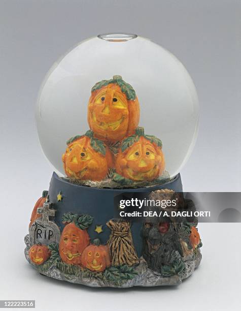 Collecting: Snowglobes - Halloween pumpkins - Glass Sphere and Resin Base.