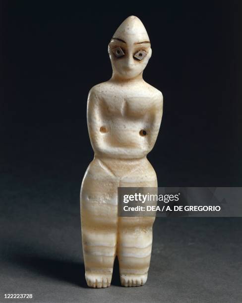 Prehistory, Iraq, Samara culture. Alabaster female figure, 6th millennium b.C. From Tell es-Sawwan. Detail.