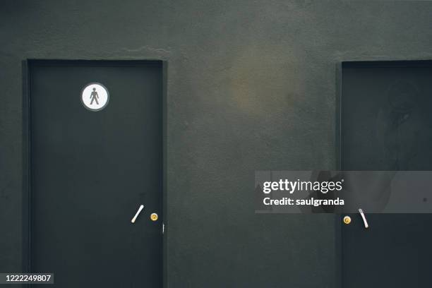 black toilet doors - damtoalett skylt bildbanksfoton och bilder