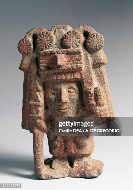 Aztec Column Statue 388 Aztec Statues Stock Photos, High-Res Pictures, and Images - Getty ...