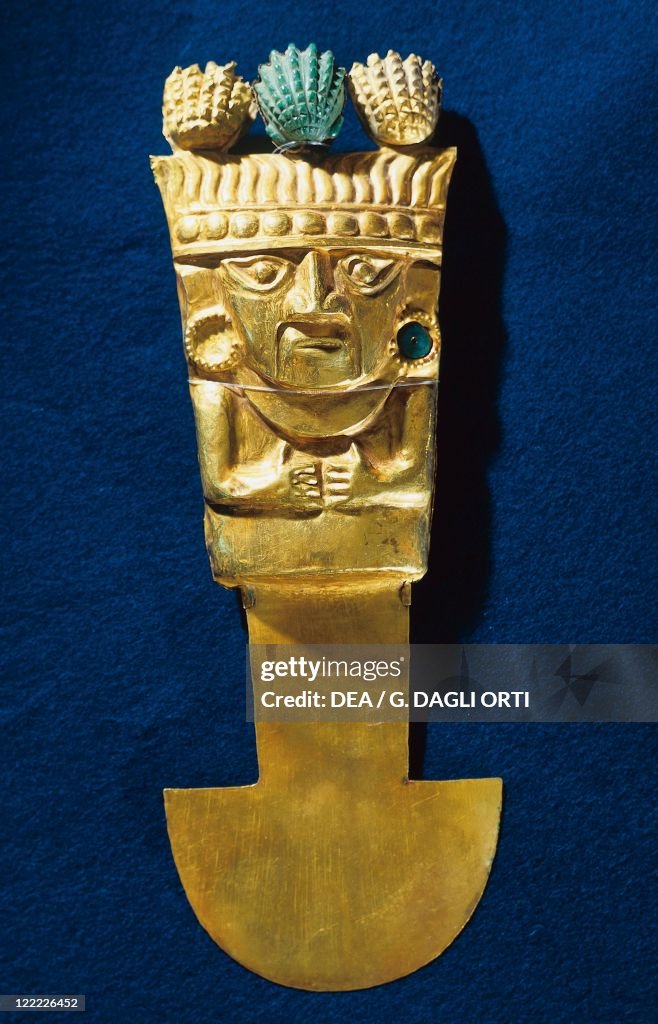 Pre-Columbian civilization, Peru, 14th century. Goldsmith Art. Chimu ...