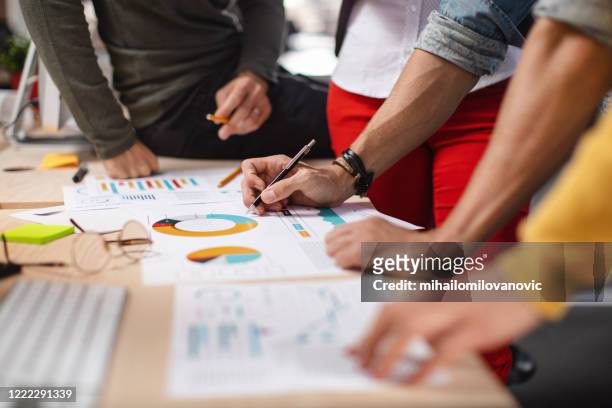 pie charts experts - marketing stock pictures, royalty-free photos & images