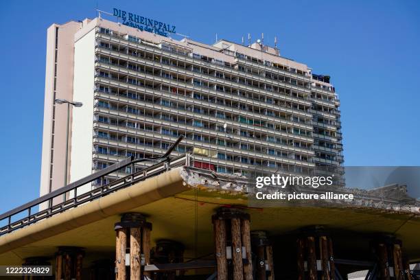 June 2020, Rhineland-Palatinate, Ludwigshafen: The partly already demolished Hochstraße Süd stands in front of a high-rise building on a supporting...