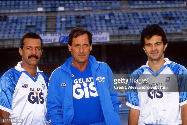 Leovelgido Lins da Gama Junior, Giovanni Galeone head coach and Milton Queiroz Da Paixao of Pescara Calcio pose for photo during the Serie A 1988-89,...