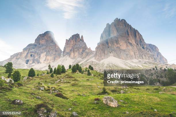 sunrise scenic over famous panoramic view of tre cime di lavaredo / cortina d'ampezzo in the dolomites, italy landscape - cortina dampezzo stock pictures, royalty-free photos & images