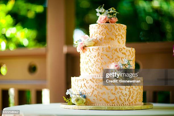 wedding cake - cake tier stock pictures, royalty-free photos & images