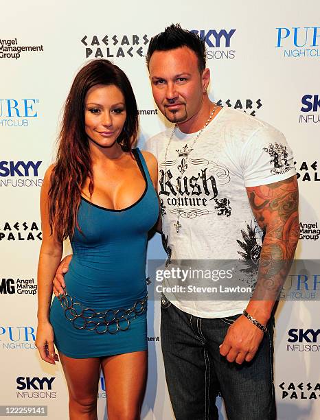 Television personality Jenni "JWoWW" Farley and boyfriend Roger Mathews arrive for an appearance at the Pure Nightclub at Caesars Palace on August...