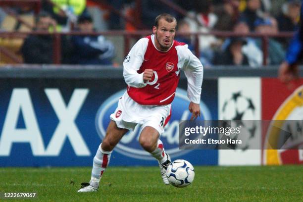 Freddie Ljungberg of Arsenal in action during the UEFA Champions League Group B match between Inter Milan and Arsenal at the San Siro Stadium on...