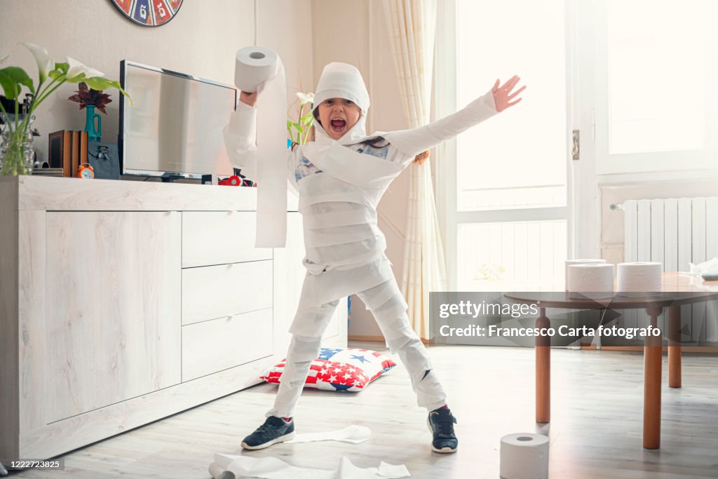 Quarantined domestic life