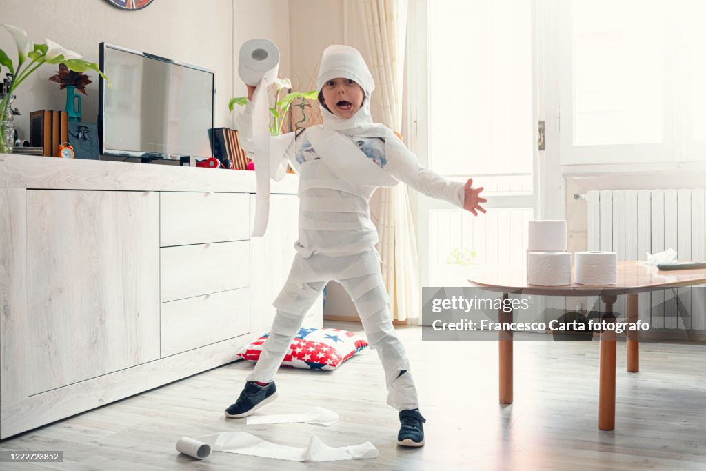 Quarantined domestic life