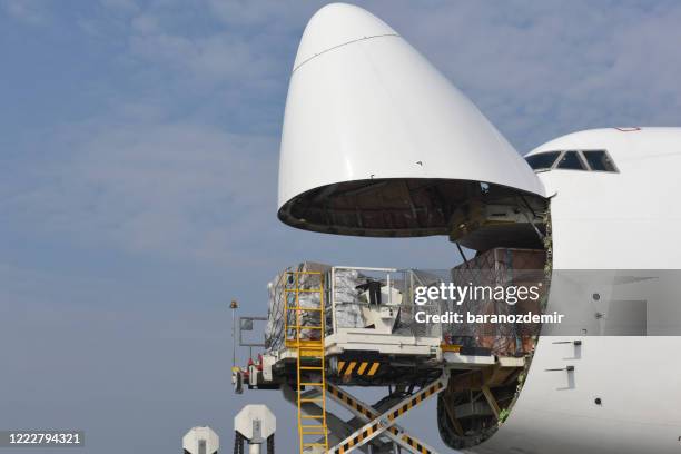 carico aereo cargo - aereo cargo foto e immagini stock