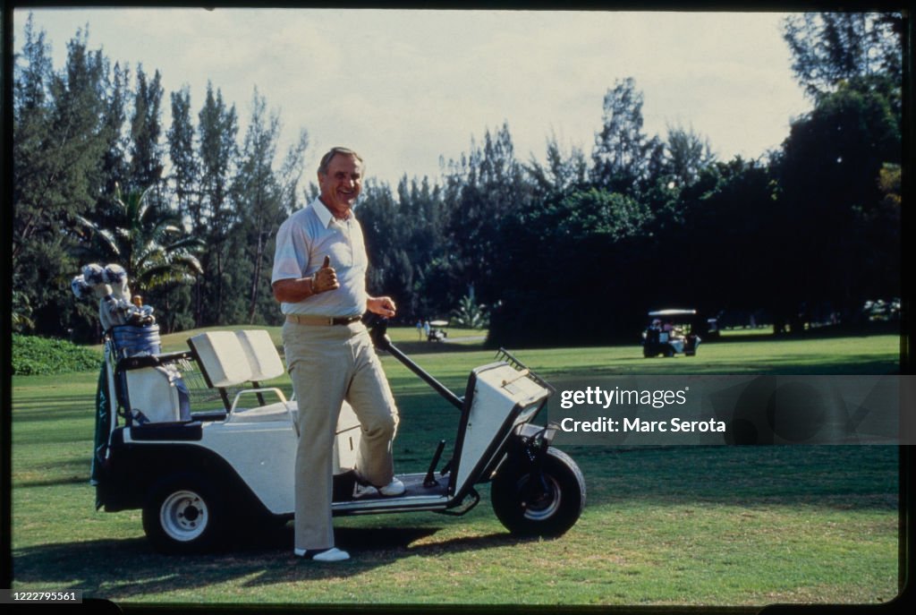 Head Coach Don Shula of the Miami Dolphins on the golf course Circa Head Coach Don Shula of the Miami Dolphins on the golf course Circa