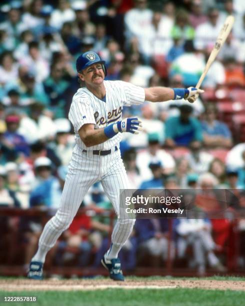 Robin Yount of the Milwaukee Brewers bats in a MLB game at County Stadium in Milwaukee, Wisconsin. Yount played for Milwaukee Brewers from 1974-1993....