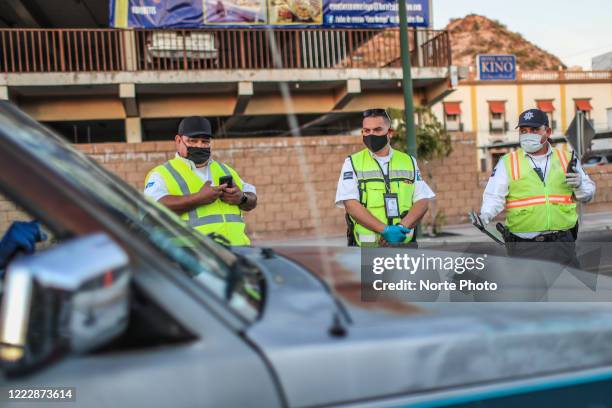 Checkpoint 500 Photos and Premium High Res Pictures - Getty Images