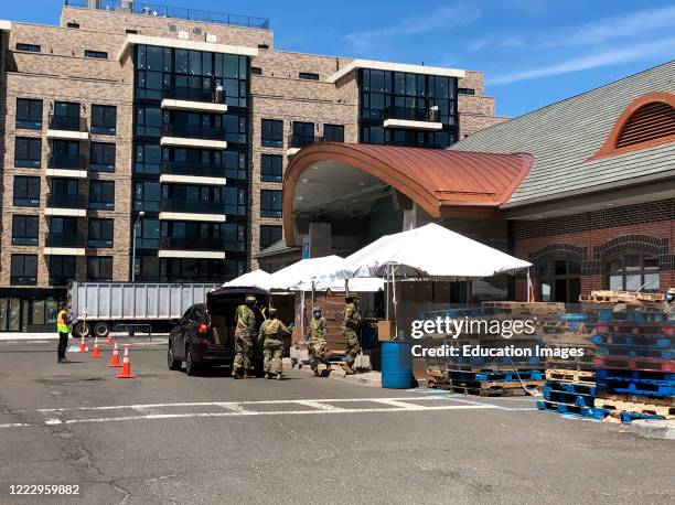 Loading Truck Mask Photos and Premium High Res Pictures - Getty Images