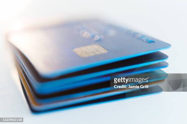 stack of credit cards - credit card and stapel stockfoto's en -beelden