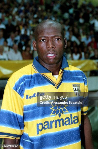 Faustino Asprilla of Parma Calcio poses for photo during the Serie A 1998-99 Italy.