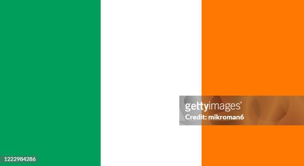 flag of republic of ireland - irlanda fotografías e imágenes de stock