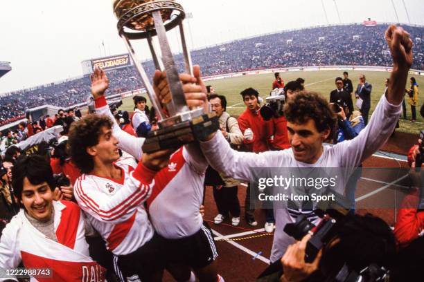 Oscar RUGGERI of River Plate celebrate the victory with the trophy during the Intercontinental Cup, Toyota Cup match between River Plate and Steaua...
