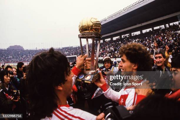 Juan Gilberto FUNES and Oscar RUGGERI of River Plate celebrate the victory with the trophy during the Intercontinental Cup, Toyota Cup match between...