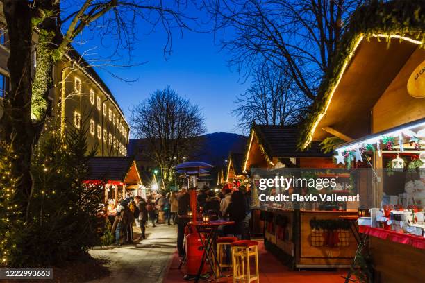 italy - christmas market in bruneck, via bastioni - via bastioni stock pictures, royalty-free photos & images