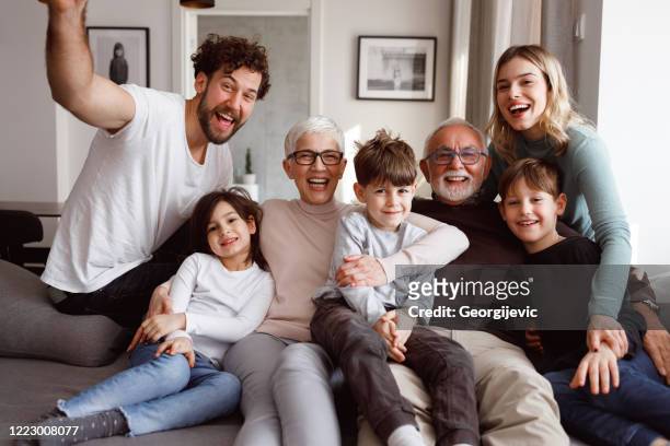 grande famiglia - family with three children foto e immagini stock