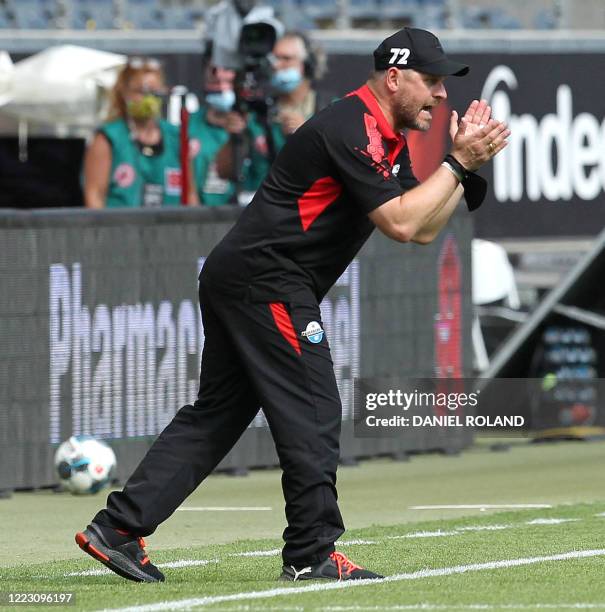 Paderborn's German head coach Steffen Baumgart reacts during the German first division Bundesliga football match Eintracht Frankfurt v SC Paderborn...