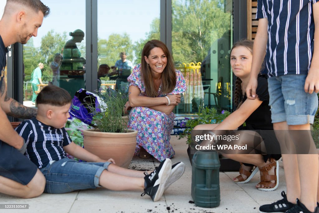 Duchess of Cambridge Delivers Plants To EACH Hospice