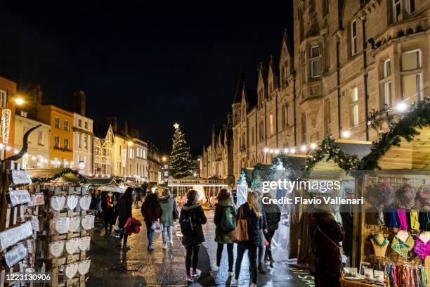oxford, christmas market in broad street (england, uk) - oxford christmas stock pictures, royalty-free photos & images