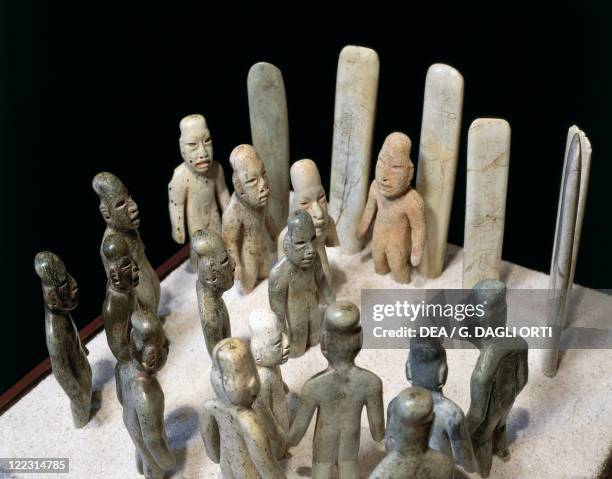 Olmec Head Mexico Photos and Premium High Res Pictures - Getty Images