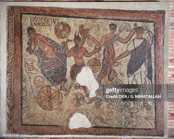W Riman Artist Roman Empire 4th Century Photos and Premium High Res Pictures - Getty ...