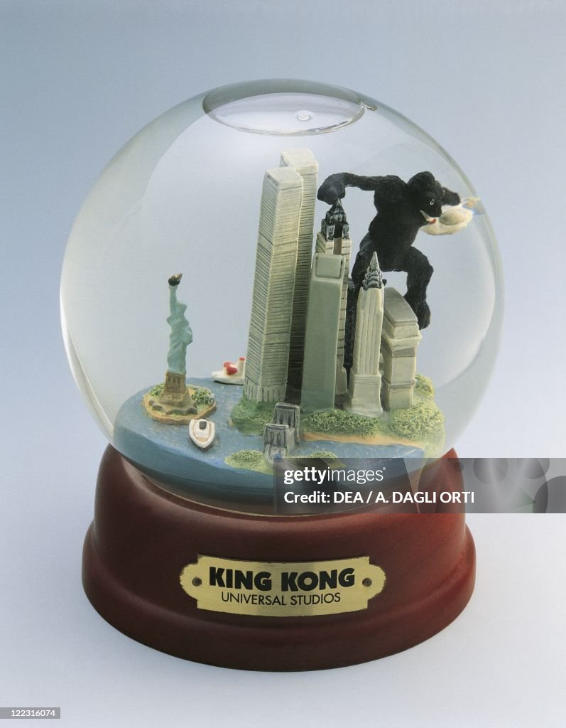 King Kong Snow Globe Repair 