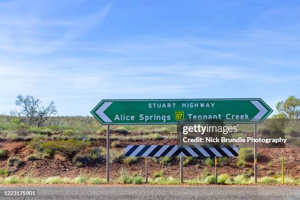 87 stuart highway - uluru-kata tjuta national park stock pictures, royalty-free photos & images