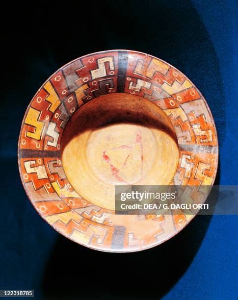 Inca Pot 200 Inca Pottery Stock Photos, High-Res Pictures, and Images - Getty Images