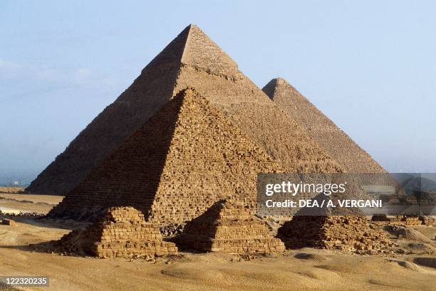 Pyramids High Resolution List Of Egyptian Pyramids Photos and Premium High Res Pictures - Getty ...