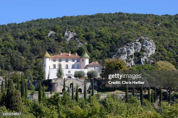 château aiguines mansion or historic chateau provence france - leyland cypress tree stock pictures, royalty-free photos & images