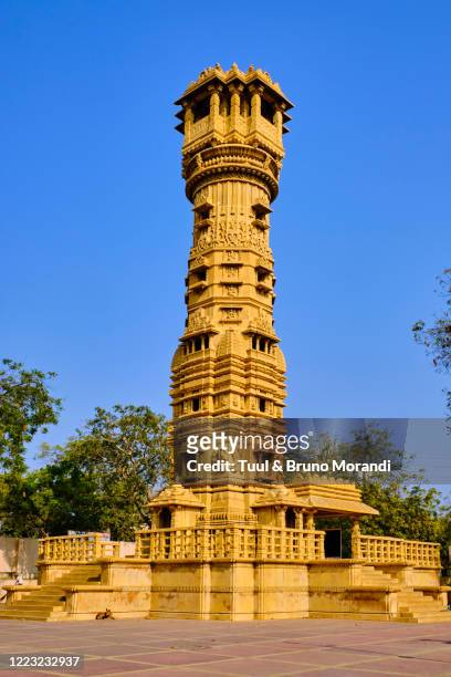 india, gujarat, ahmedabad, hutheesingh jaïn temple - gujarat stock pictures, royalty-free photos & images