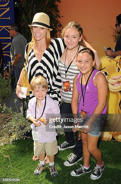 Actress Julie Bowen and son Oliver McLanahan Phillips arrive at the premiere of Walt Disney Studios' "The Lion King 3D" on August 27, 2011 in Los...