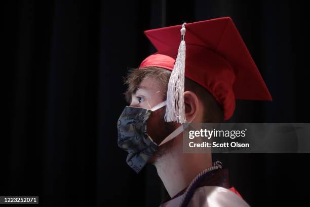 Grad Walk Graduation Walking Across Stage Photos and Premium High Res Pictures ...