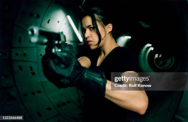 Michelle Rodriguez in "Resident Evil", directed by Paul W.S.Anderson