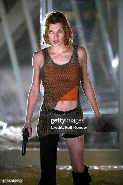 Milla Jovovich in "Resident Evil Apocalypse", directed by Alexander Witt