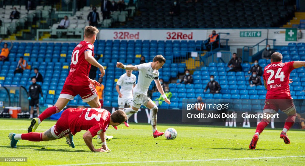 Leeds United v Fulham - Sky Bet Championship