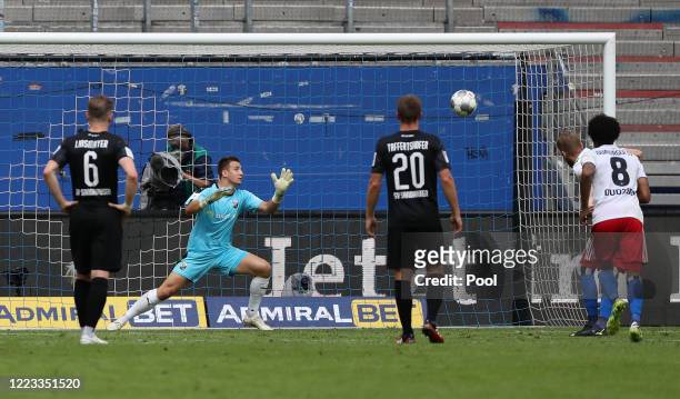 Aaron Hunt of Hamburger SV scores his team's second goal by penalty during the Second Bundesliga match between Hamburger SV and SV Sandhausen at...