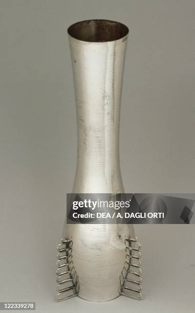 Silversmith's Art, Italy 20th century. Silver vase, slender line, with moulded thread lateral stands. Made by Le Argenterie d'Italia.
